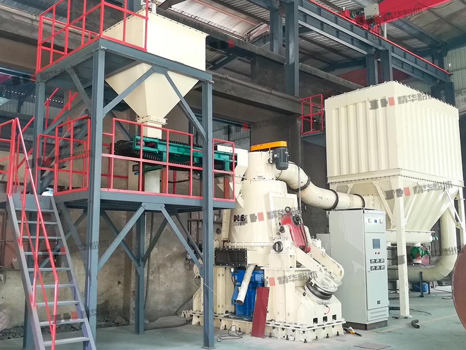 LM超細(xì)立式磨-高碳鉻鐵-江蘇奧宇某生產(chǎn)現(xiàn)場